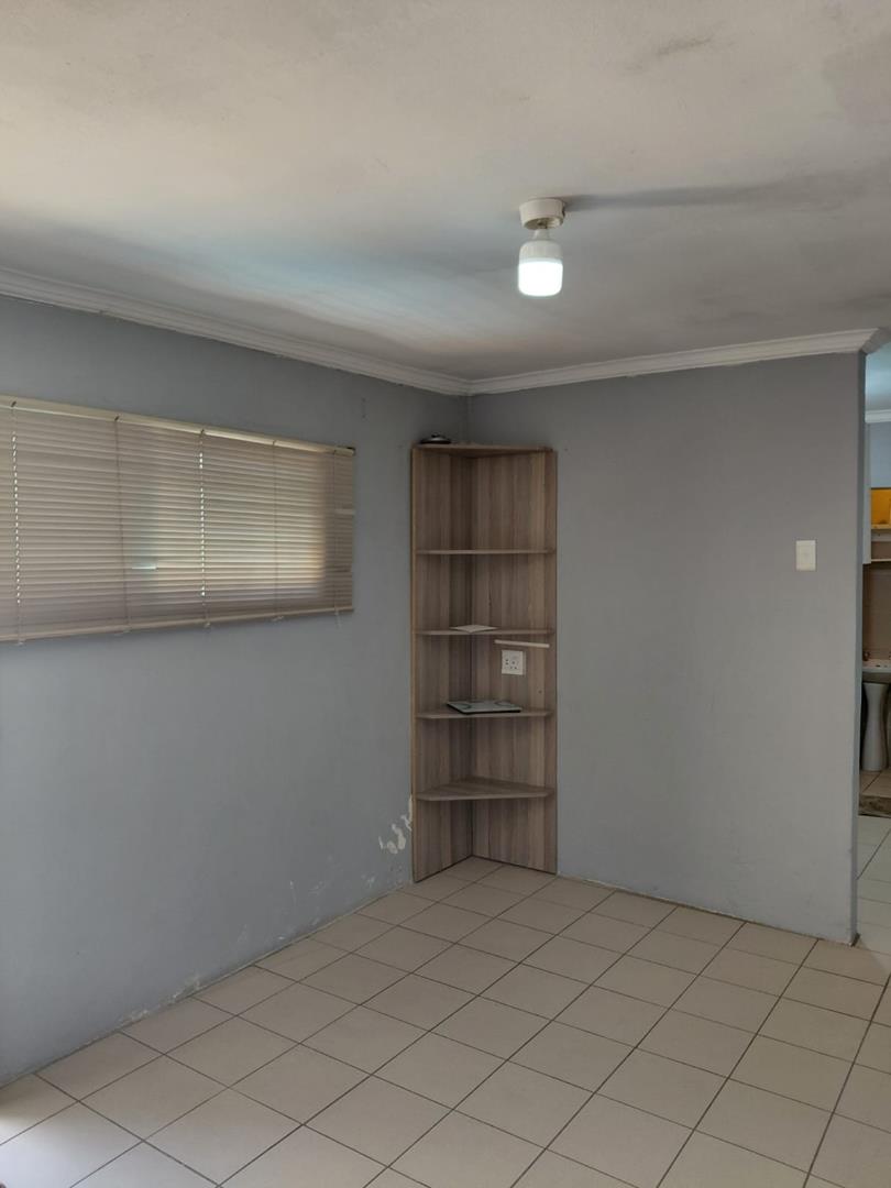 To Let 1 Bedroom Property for Rent in Oakdale Western Cape